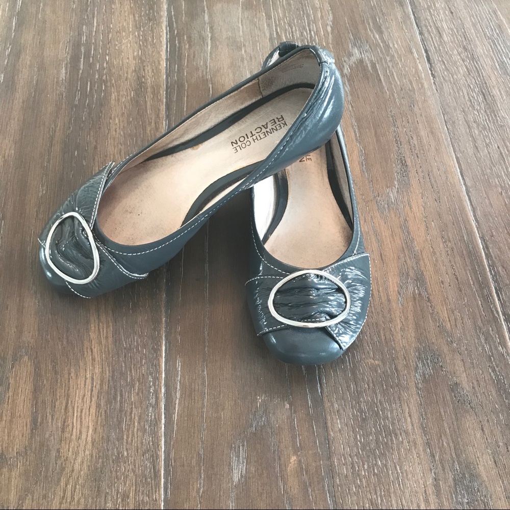 Kenneth Cole Reaction Flats