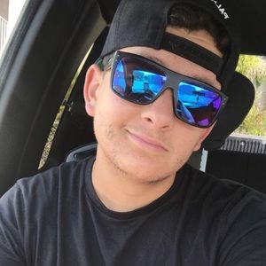 Meet your Posher, Christopher