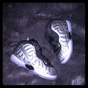 NIKE FOAMPOSITE infant silver