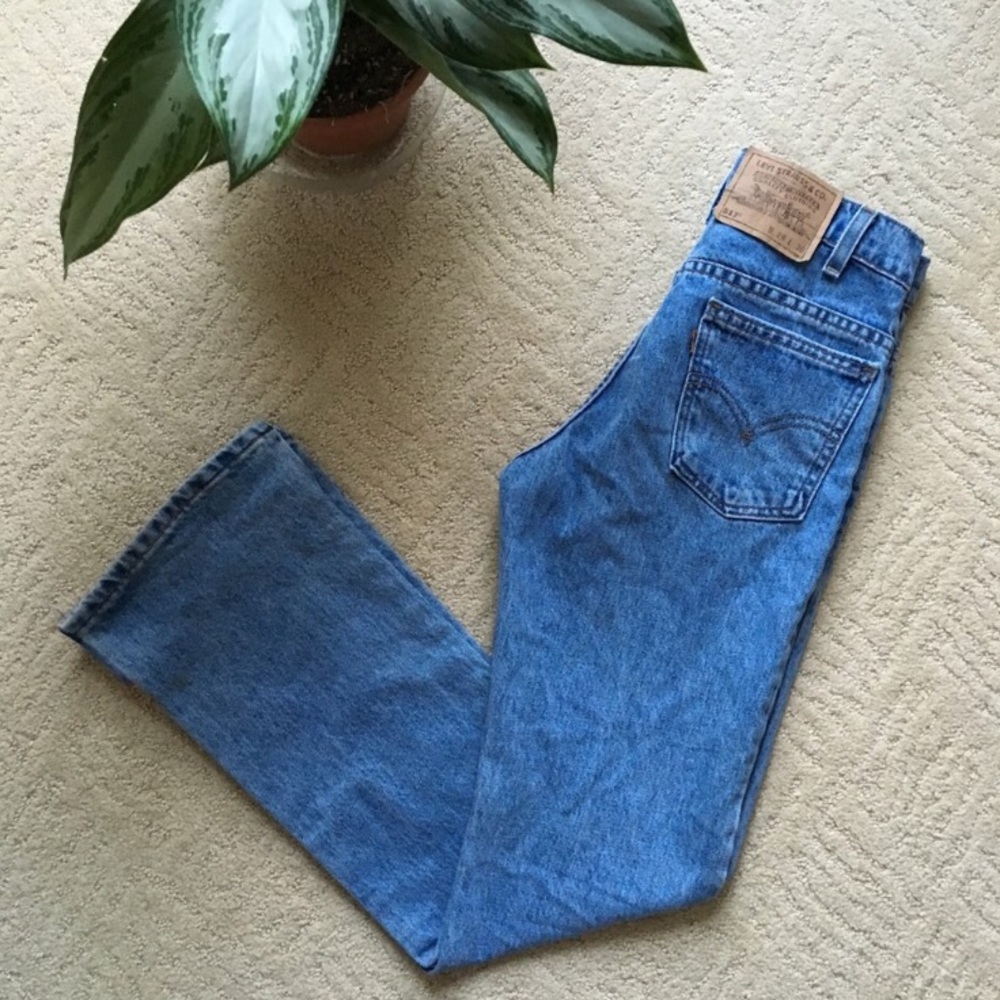 Vintage High Waist Medium Wash Levi Denim Jeans