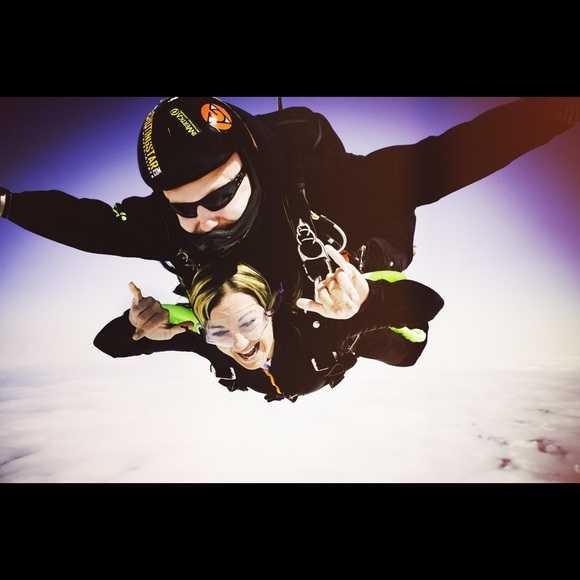 CLOSET CLOSING SALE! - Picture 8 of 8