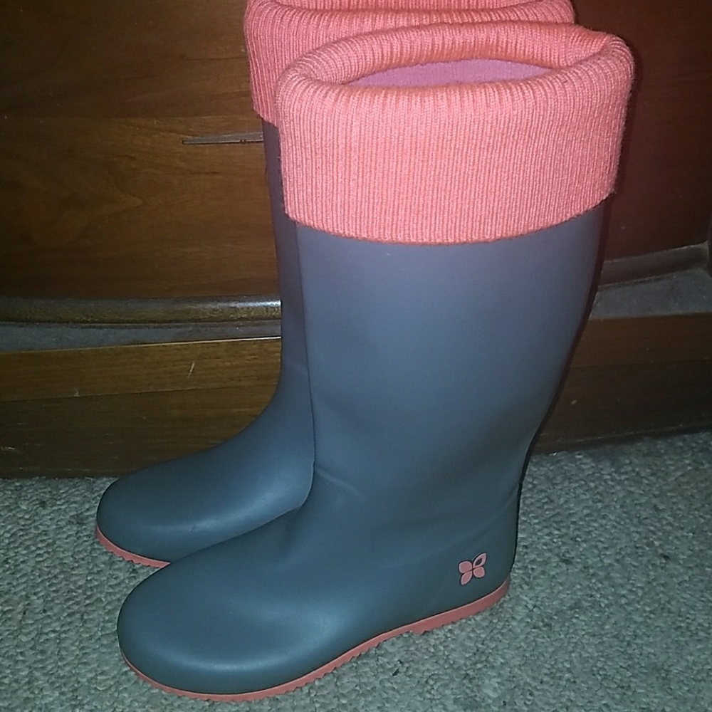 Rain Boots Size 6