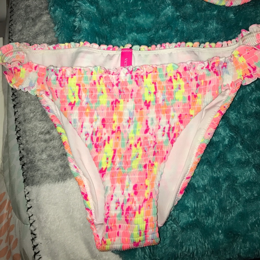 bathing suit - Picture 2 of 5