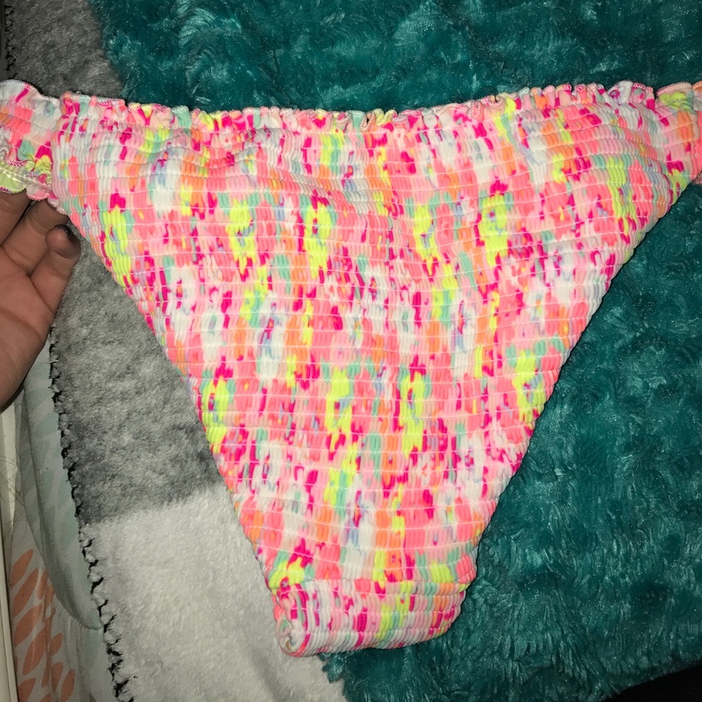 bathing suit - Picture 3 of 5