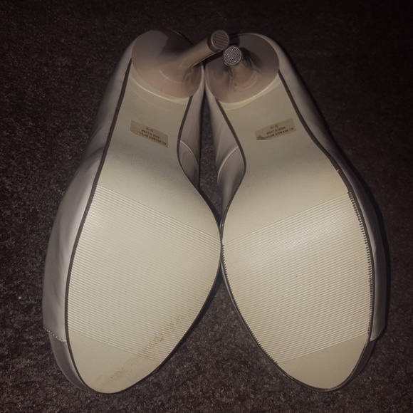 Nude Platform Heels - Picture 4 of 5