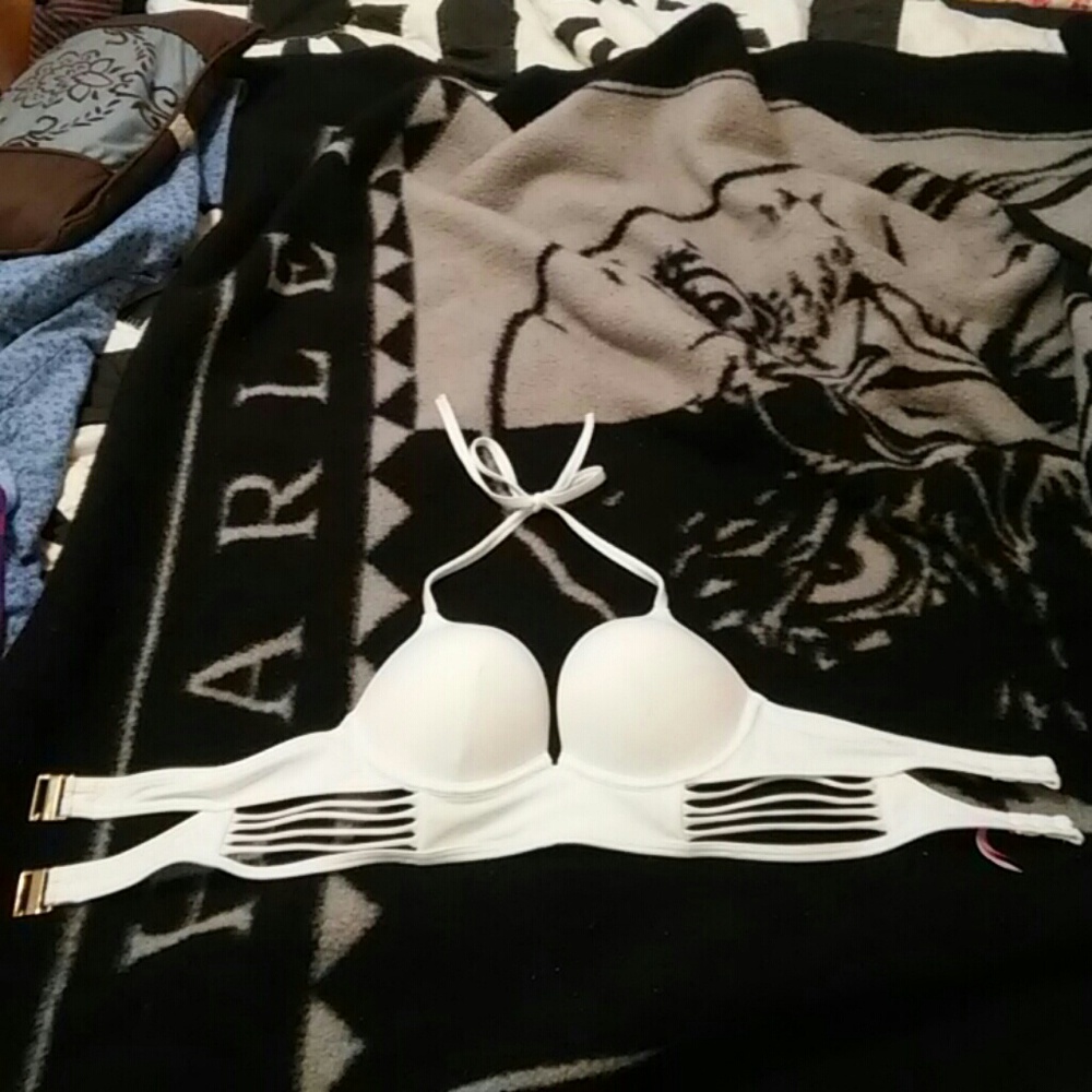 On sale 34a vs bombshell Long line