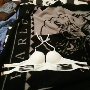 On sale 34a vs bombshell Long line