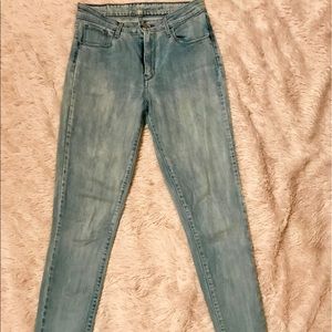 High rise Levi's jeans!