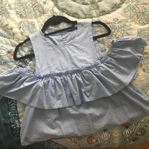 Zara Tops - Zara Ruffled Cold Shoulder Cotton top, small Zara Tops - Zara Ruffled Cold Shoulder Cotton top, small