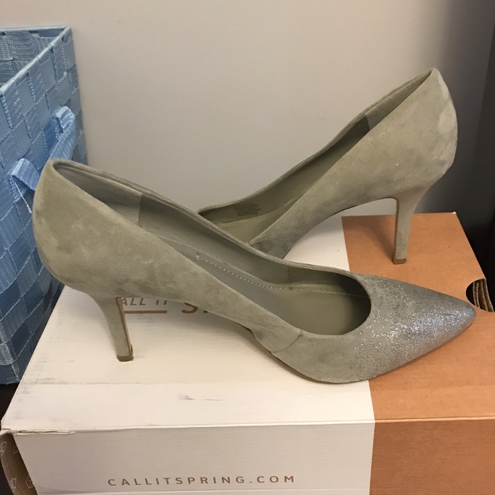 BCBG pumps