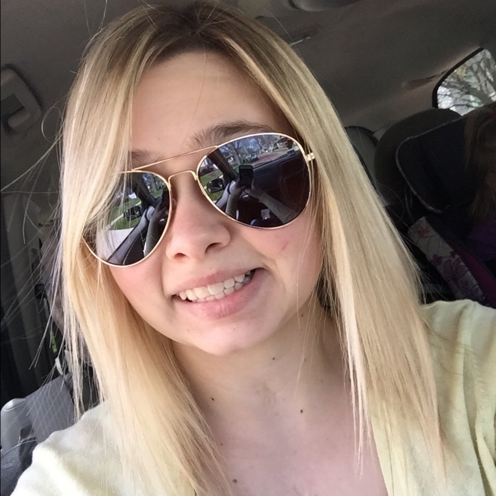 Meet your Posher, Ileen