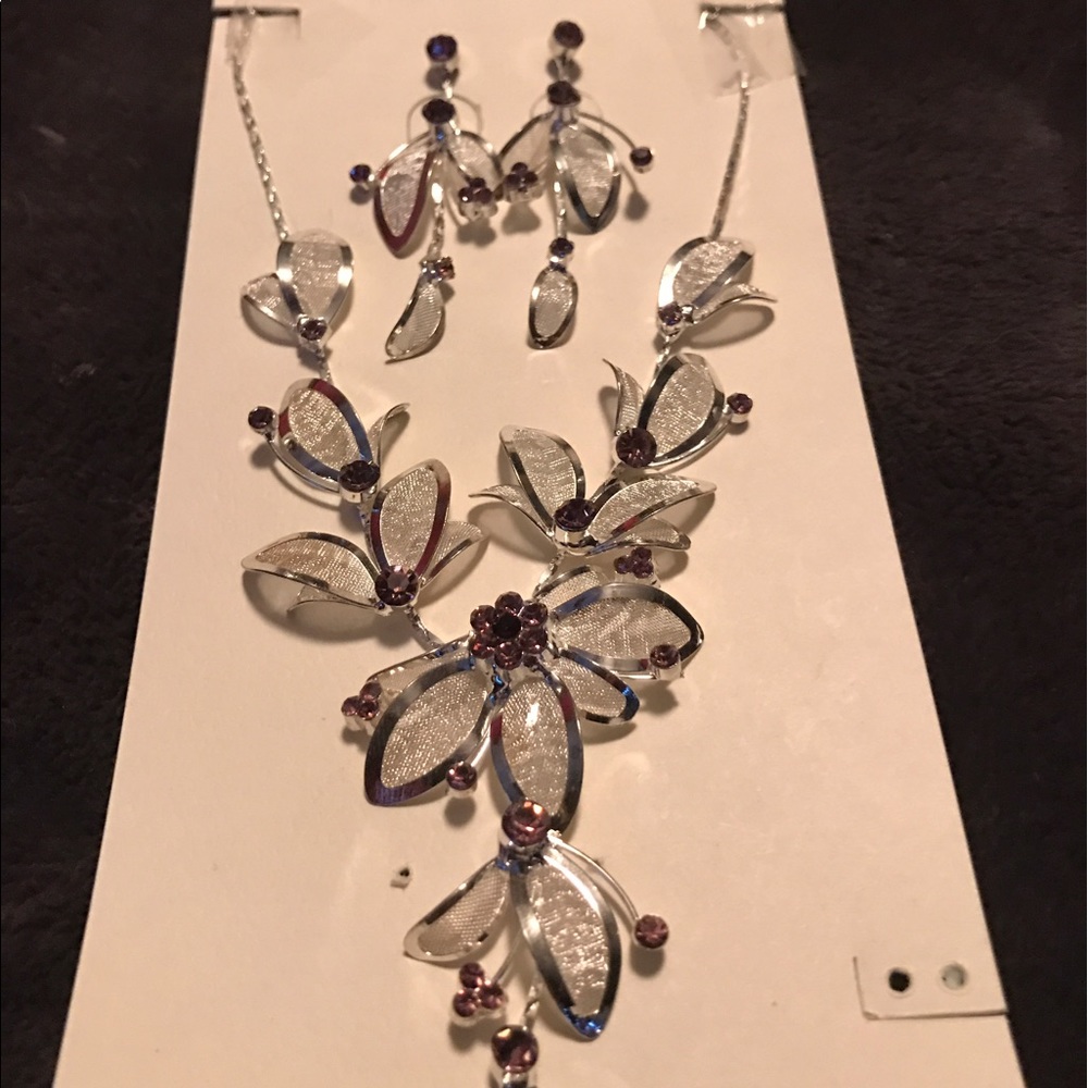 💍 🌈🌈Costume Jewelry Necklace and earrings🌈🌈