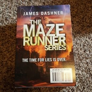!SOLD! The maze runner 4 book series