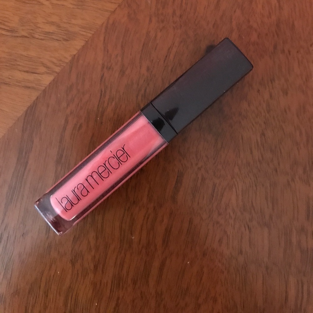 Laura mercies lip glace'