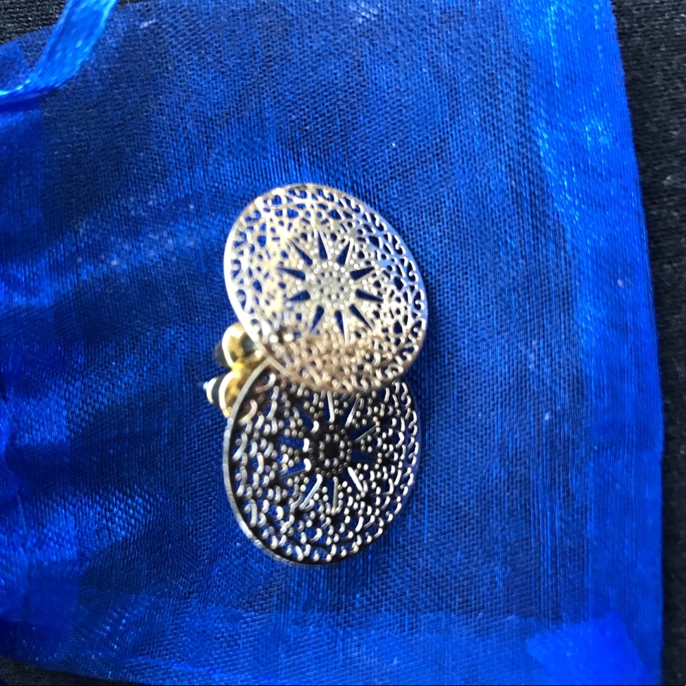 Gold earrings