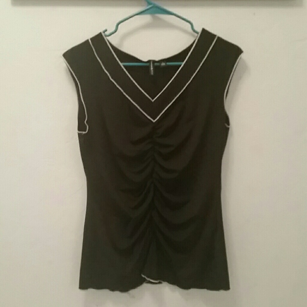Small Essentials by Milano Black sleeveless top