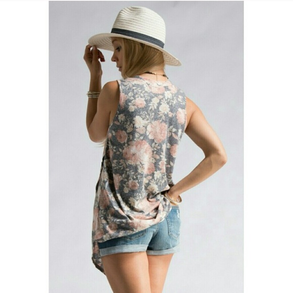 🔴LAST ONE! Floral print top - Picture 2 of 3
