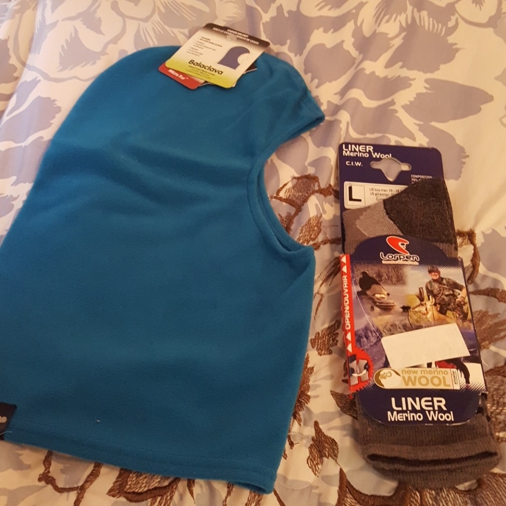 NWT Head warmer and sock liner