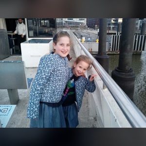 Meet your Posher, Gitty