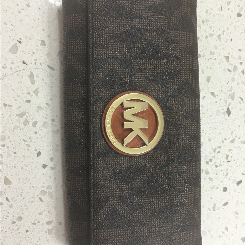 Michael kors wallet