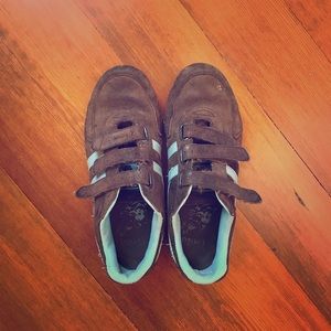 Velcro Gola sneakers, in brown with blue, size 6/7