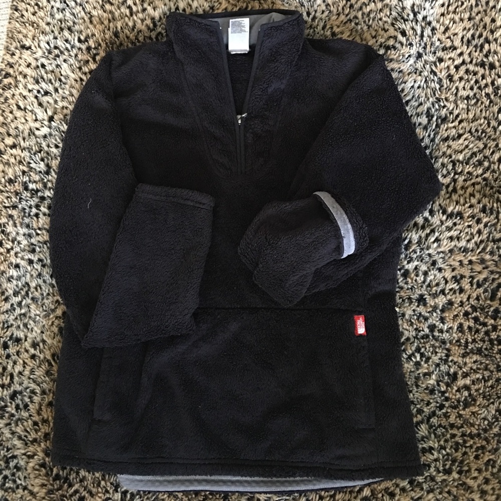 Women's North Face Black Fleece pullover