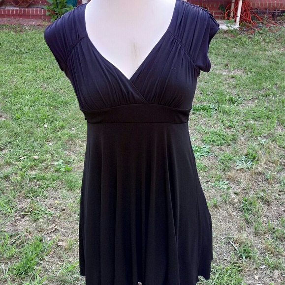 Little black dress with a little flare bottom - Picture 1 of 6