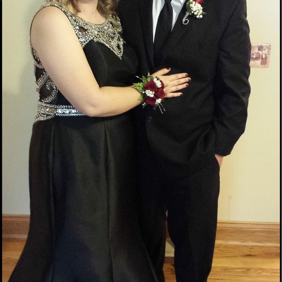 BLACK PROM DRESS WORN ONCE - Picture 3 of 5