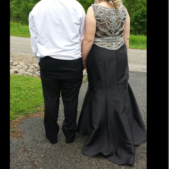 BLACK PROM DRESS WORN ONCE - Picture 4 of 5