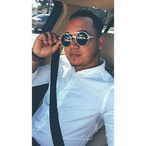 Meet your Posher, Emmanuel