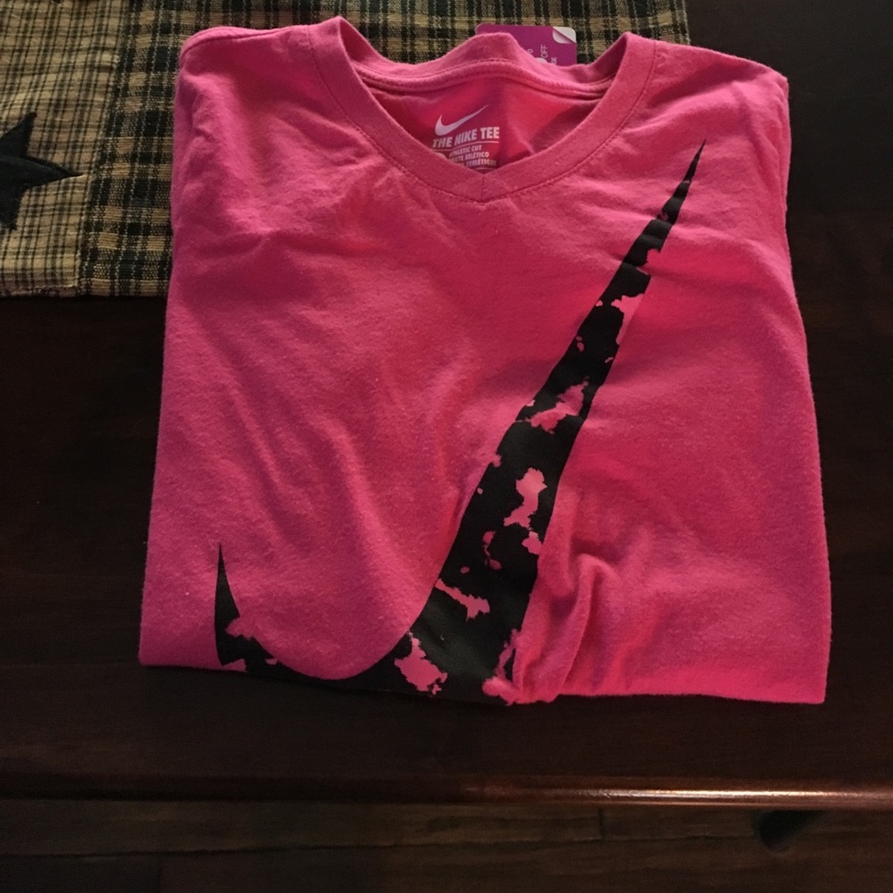 Girls Nike t-shirt