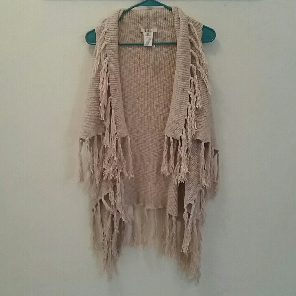 NWT Medium BB Dakota knit vest with tassles