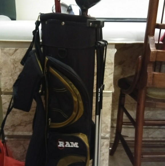 Golf Bag with Golf 11 stick including.. For kids - Picture 1 of 2