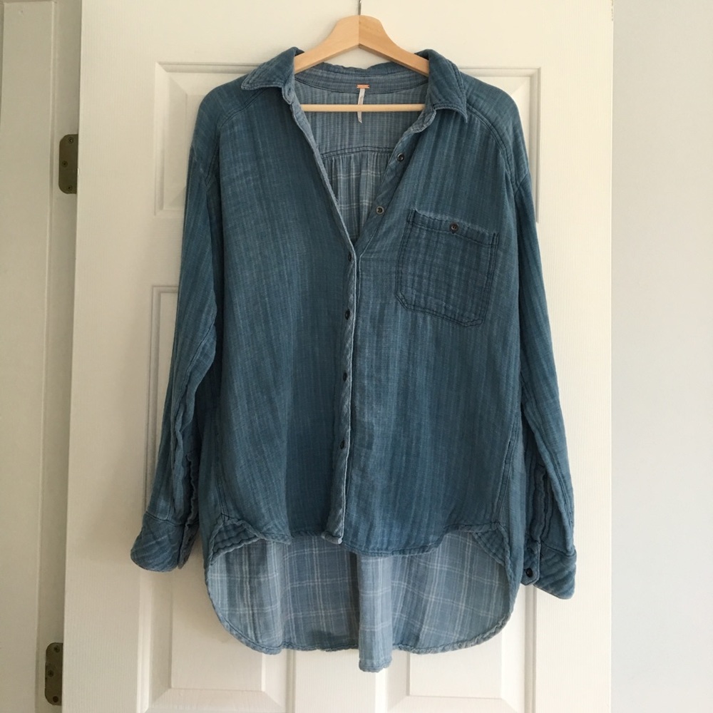 FREE PEOPLE boyfriend fit button down shirt