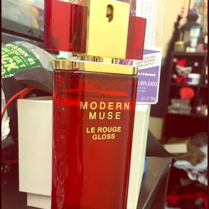 Estée Lauder Modern Muse perfume