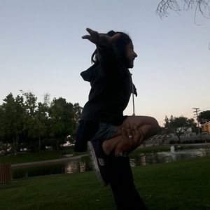 Meet your Posher, Alma