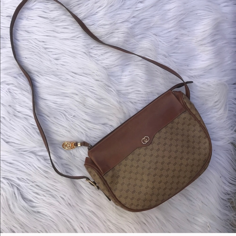 Gucci vintage cross body bag purse monogram