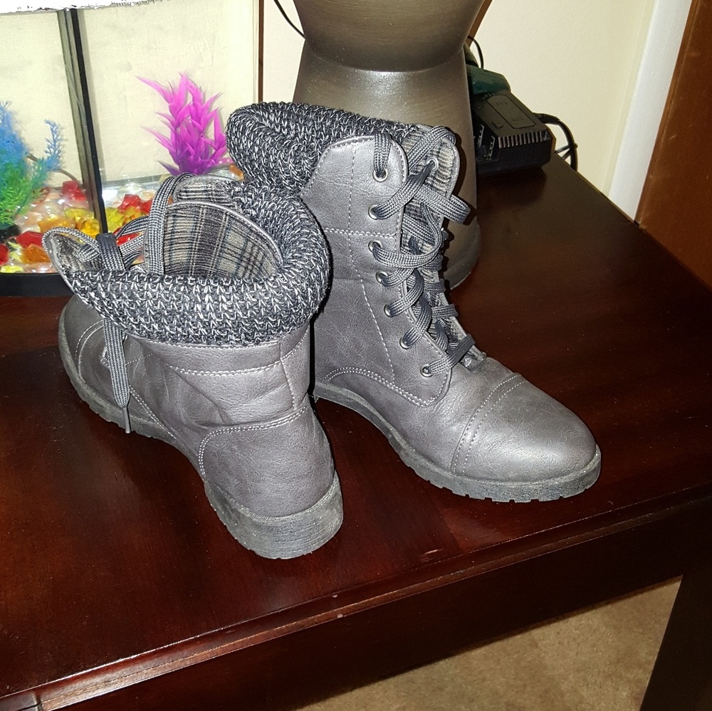 Booties Rue 21 - Picture 2 of 3