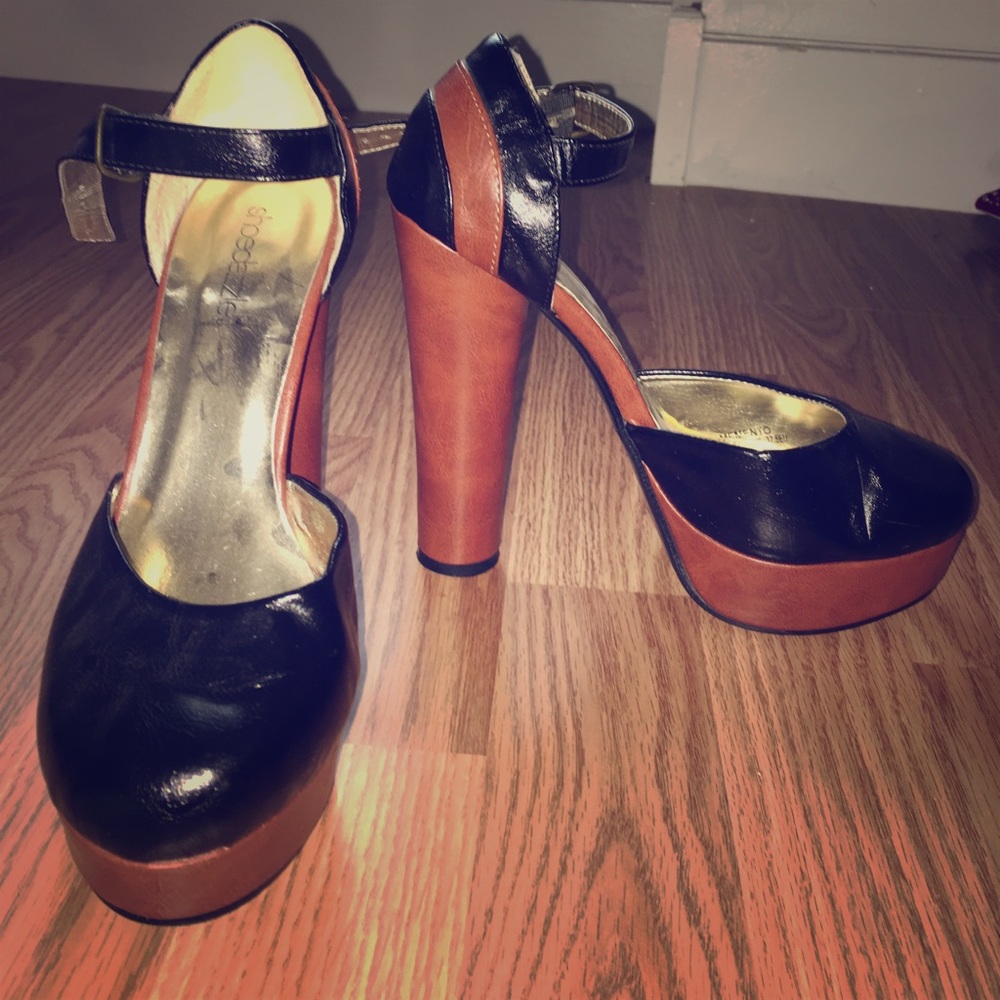 Brown/Black Mary Jane platform heel