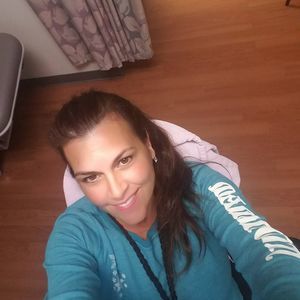 Meet your Posher, Idania