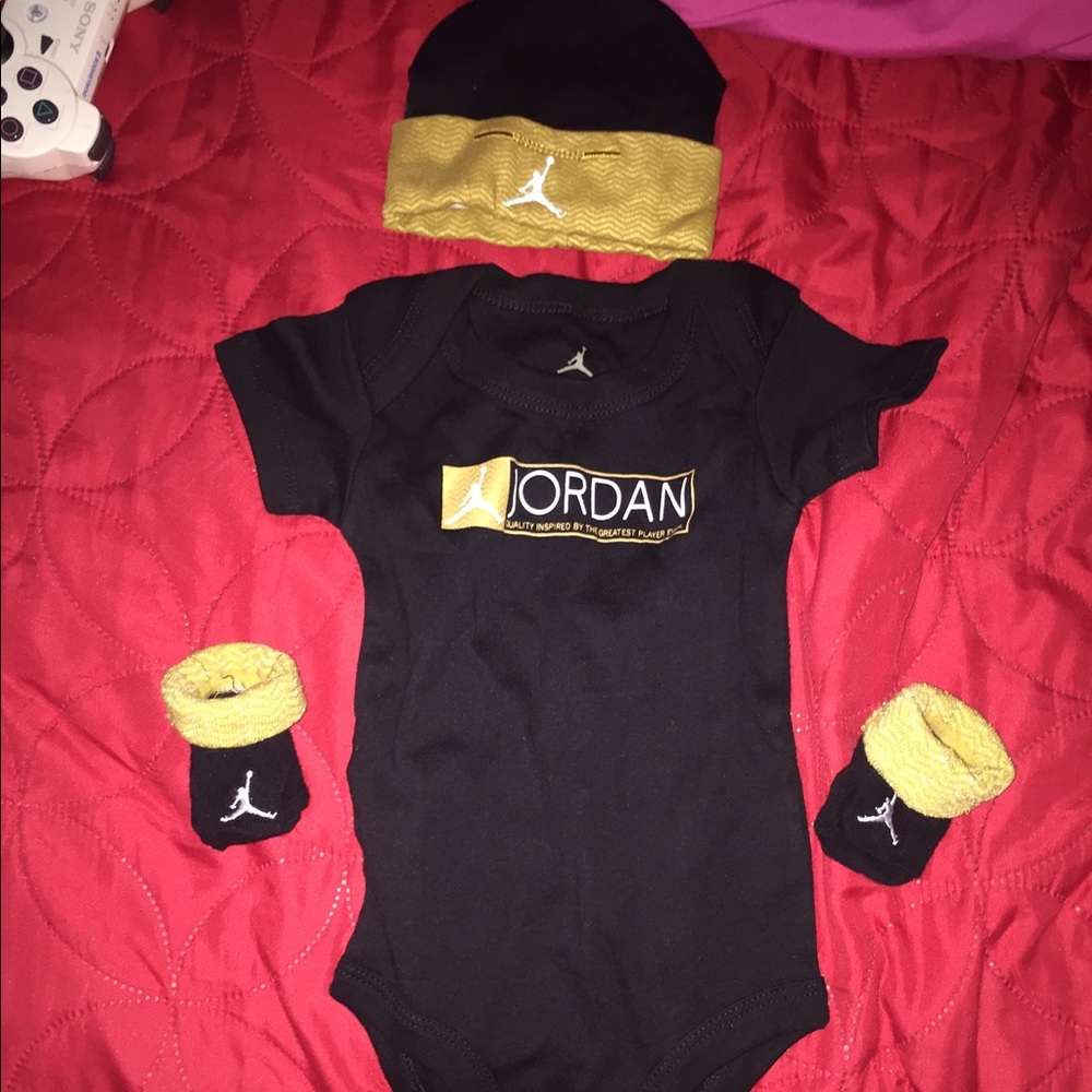 Baby clothing 0-6m