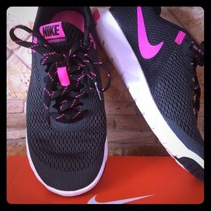 Nike women's athletic shoes