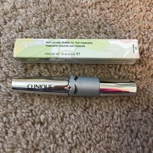 Clinique lash power flutter to full mascara