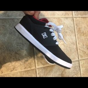 EUC Kids DC Shoes size 12.5