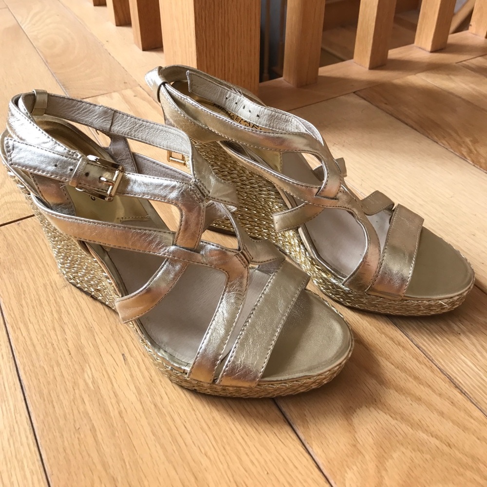 Michael kors gold sandles