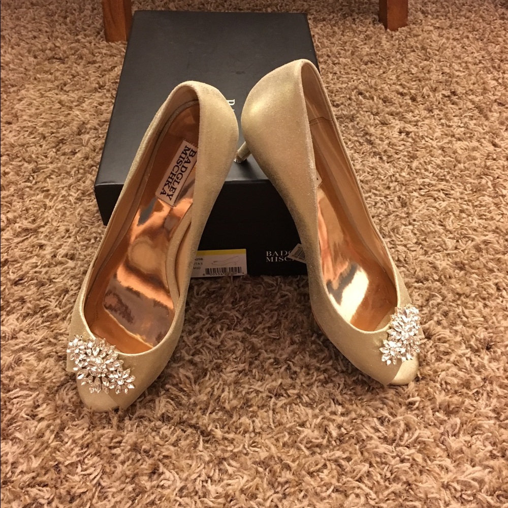 Badgley Mischka Nakita Kitten Heel in Gold