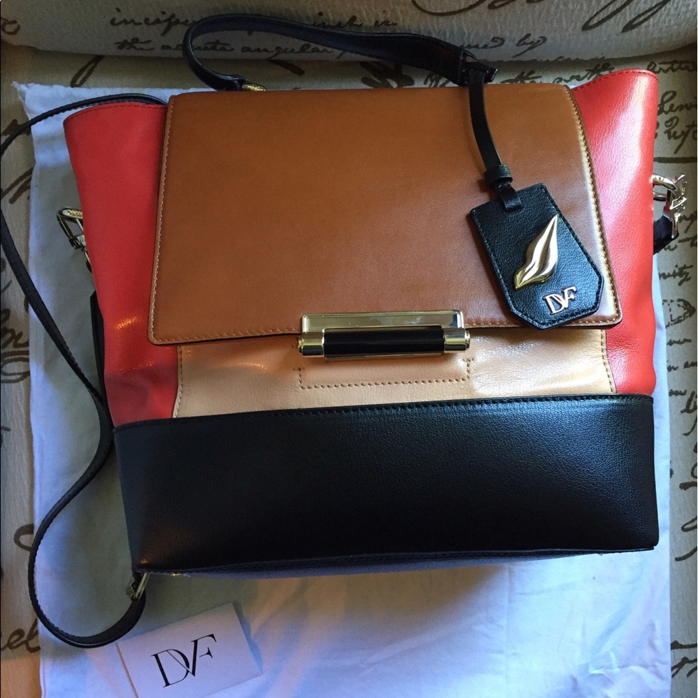 Diane von Furstenberg purse. Like new!