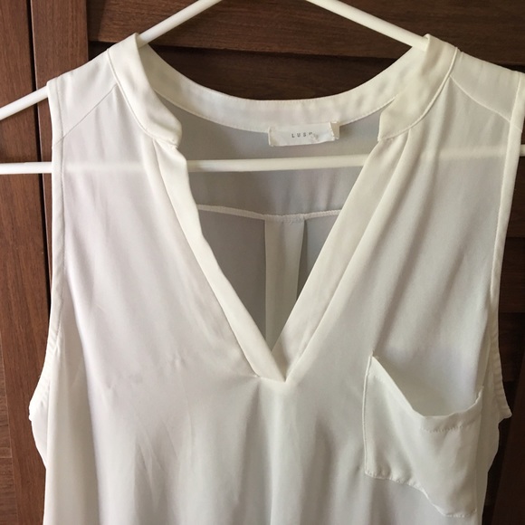 Lush - Picture 2 of 4