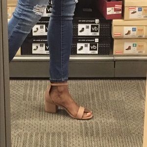 Meet your Posher, Dee