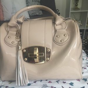 purse  brand new  Only use it twice
